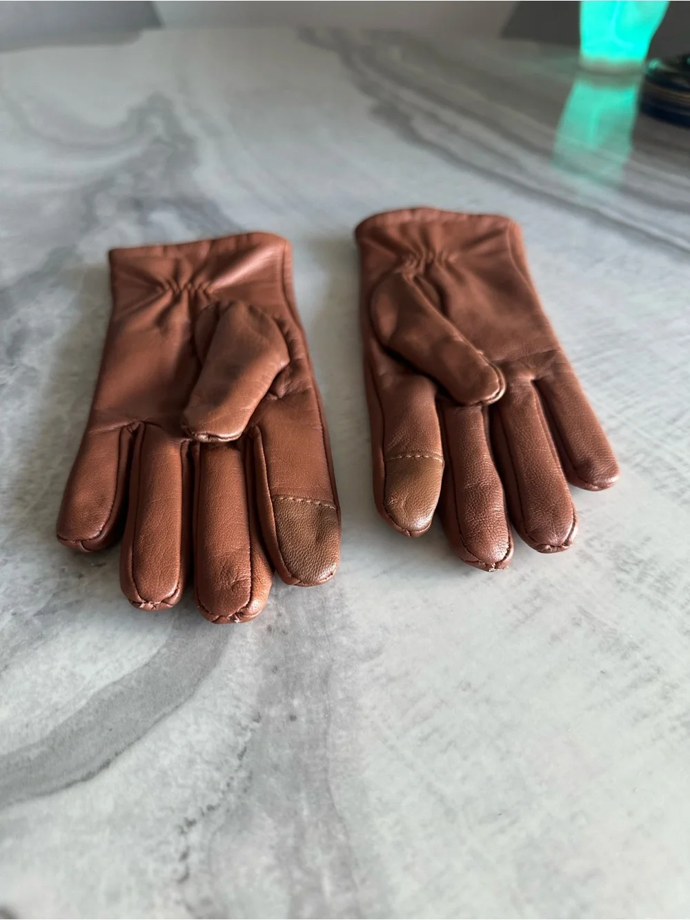Kate Spade New York Leather Gloves in Cognac
